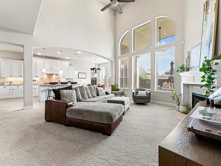 4611 Acacia Pkwy — Photo 37