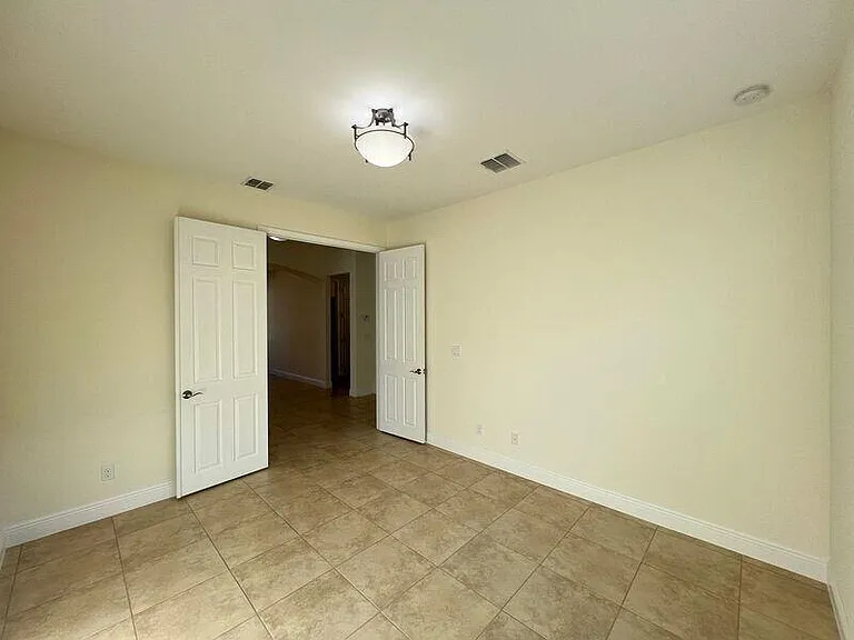11948 SW Crestwood Cir — Photo 9