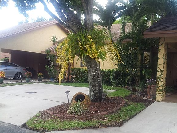 Carport and 2 guest spots