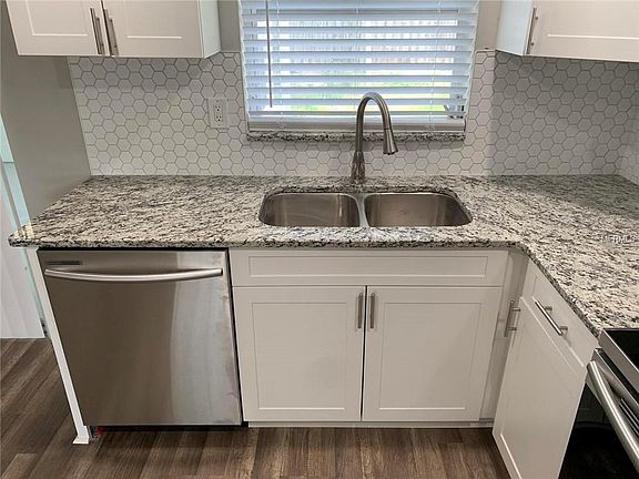 3rd image of 4105 Woodfield Ave