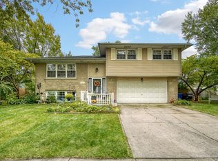 517 Mary Ln, Crown Point, IN 46307