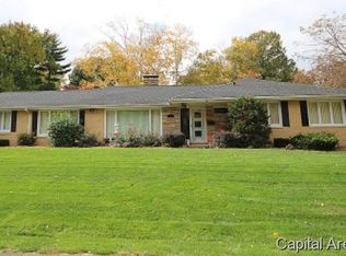 2 Top Hill Ln, Leland Grove, IL 62704