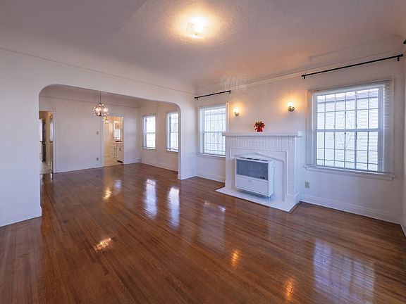 2nd image of 649 N Irving Blvd