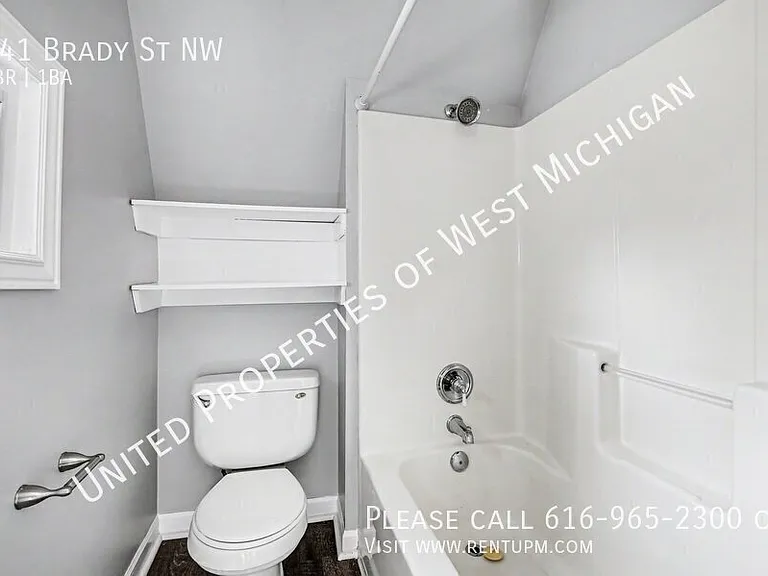341 Brady St NW — Photo 9
