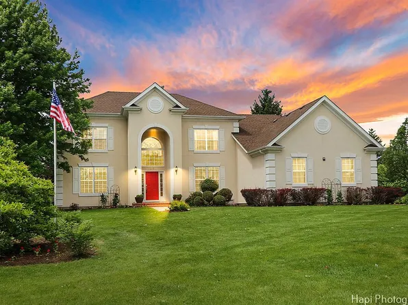 15 Deerfield Dr, Hawthorn Woods, IL 60047