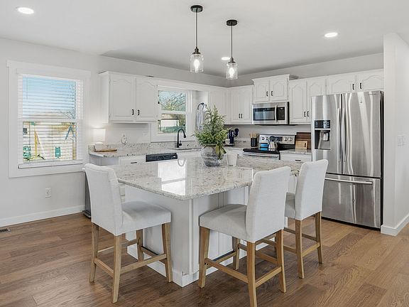 4th image of 2331 Ravenwood Dr