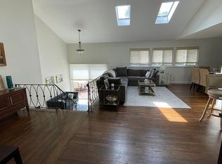 49 Soundview Dr, Port Washington, NY 11050