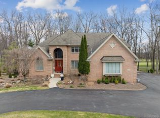 1449 Gleneagles, Highland, MI 48357