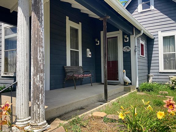 3rd image of 125 S Mill St