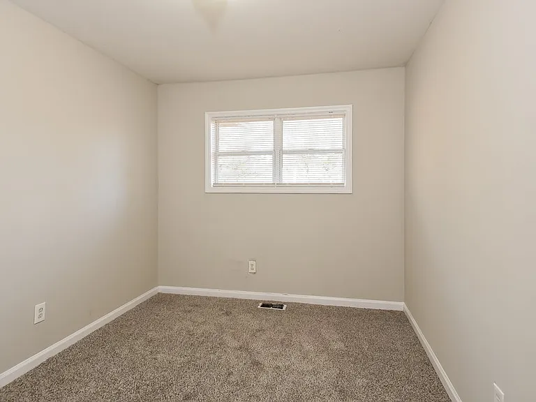5734 Amalfi Way — Photo 14