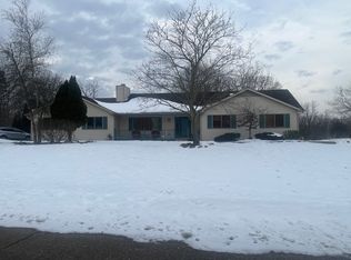 7658 Thunder Bay Dr, Pinckney, MI