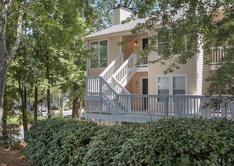 1st image of 1204 Countryside Pl SE