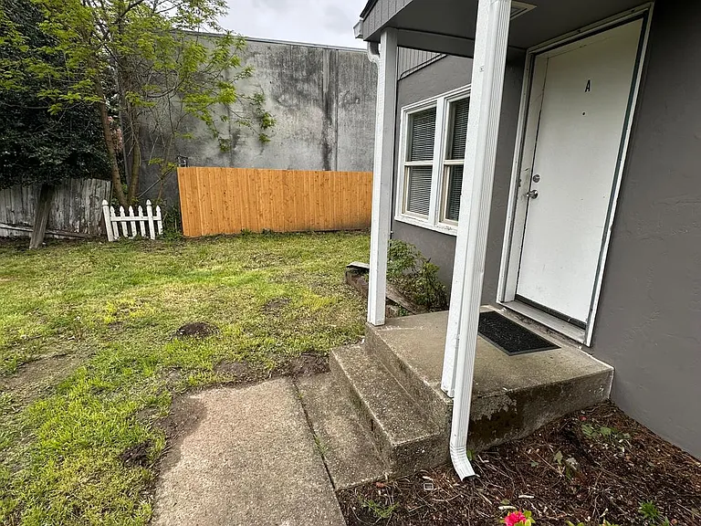 1027 W Sam St #A — Photo 2