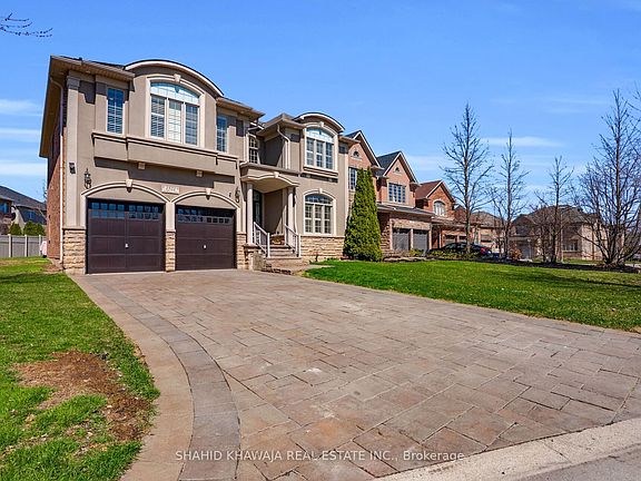 3rd image of 2522 Lyndhurst Dr