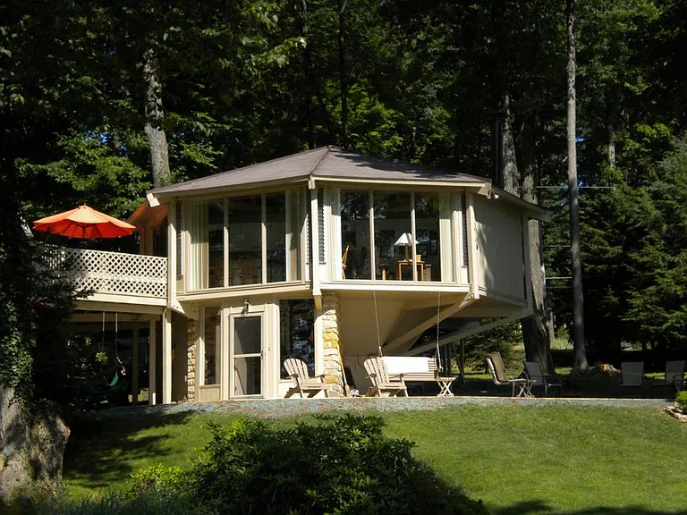 12609 Treasure Lake Rd — Photo 1