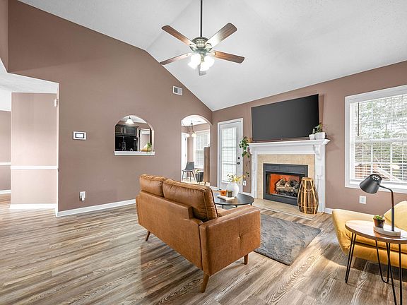5th image of 1260 Morstead Dr