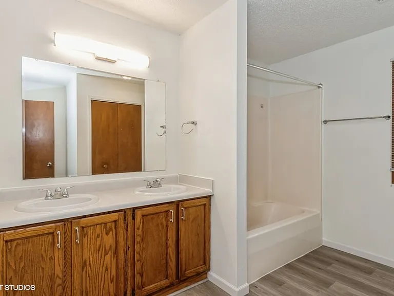 1359 Southview Cir — Photo 12
