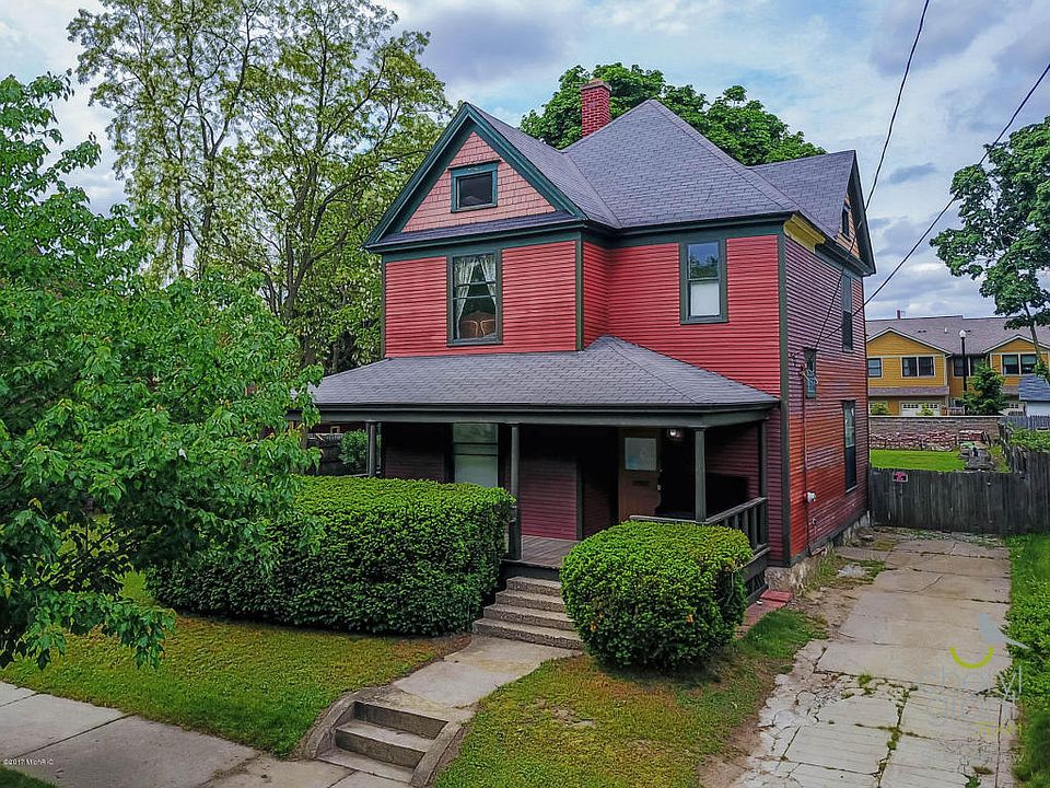 1st image of 905 Fairmount St SE
