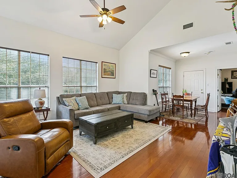710 E Boyd Dr #505 — Photo 2