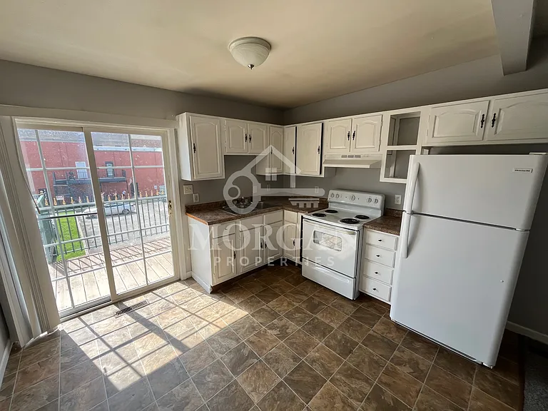 1317 Main St #D — Photo 3