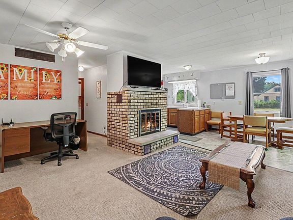 3rd image of 8931 Aura St