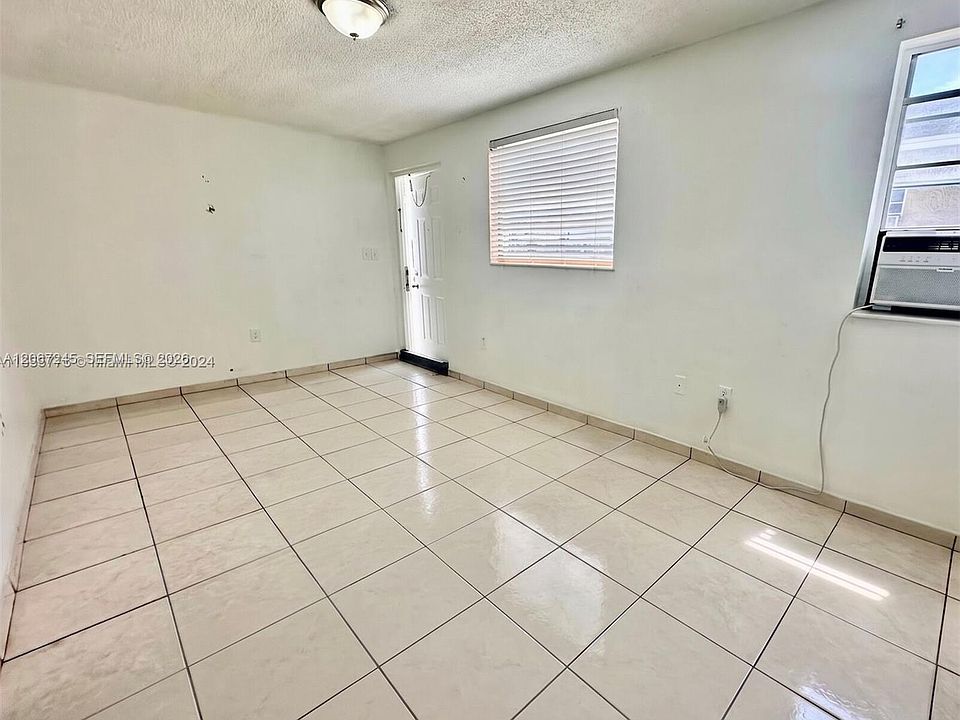 1st image of 718 SW 11th Ave APT 8