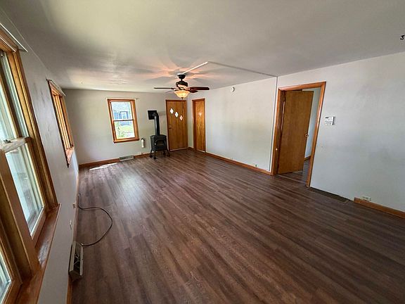 4th image of 704 Gilbert St