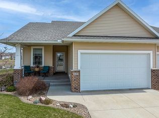 145 Ridge View Dr, Fairfax, IA 52228