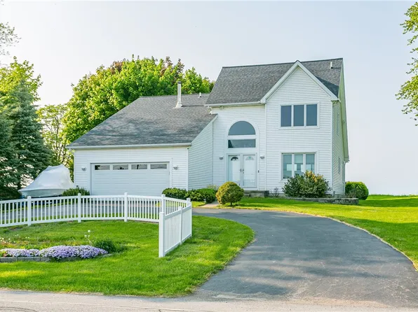 3129 Lake Rd, Williamson, NY 14589
