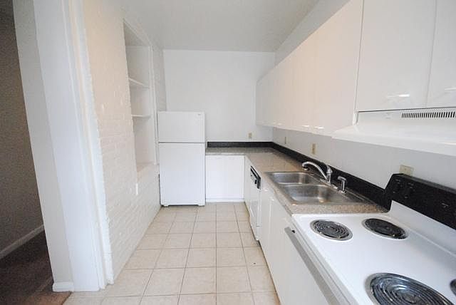 1st image of 818 Russell Blvd #A