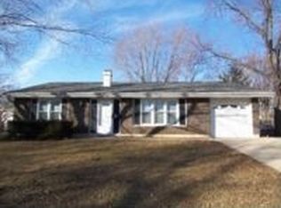 1390 Blair Ln, Hoffman Estates, IL 60169