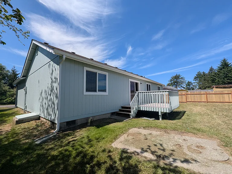 368 Snahapish Ave SE — Photo 35