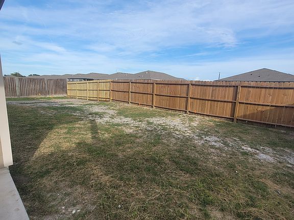 4th image of 2202 Cuarzo Dr