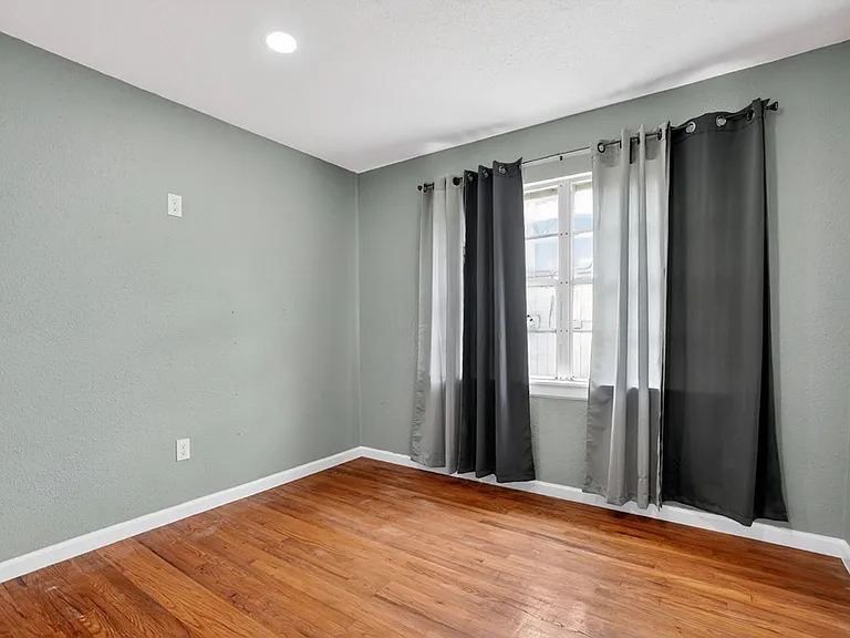 4427 Leddy Dr — Photo 22