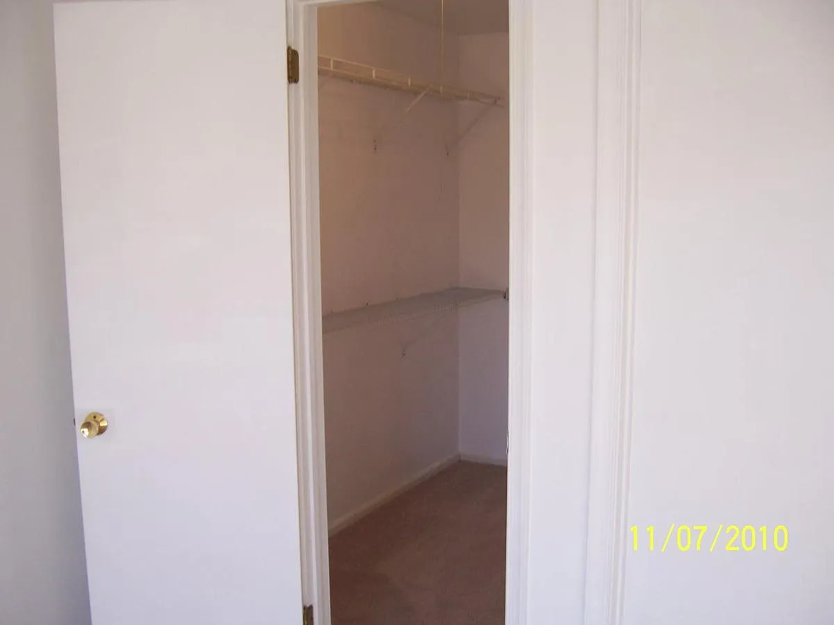2 bed, 1.5 bath, 1200 sqft, $1,750 — Photo 3