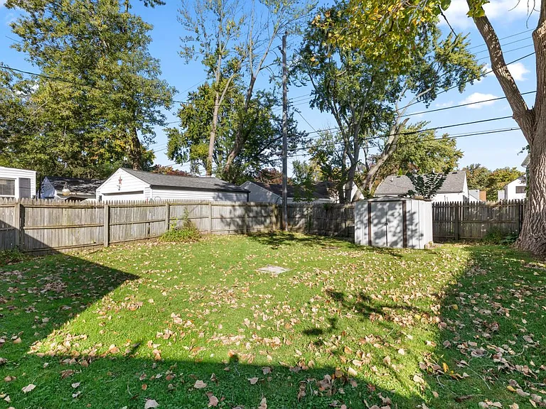 2215 Rowland Ave — Photo 26