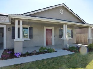 536 Hall St, Tulare, CA 93274