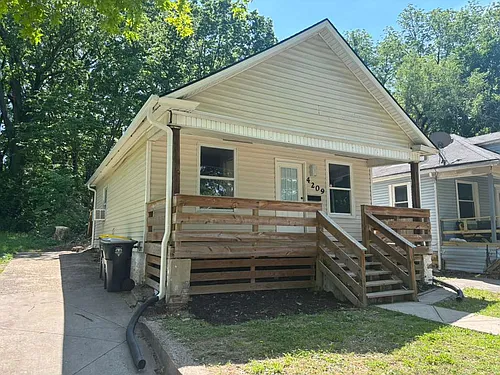 4209 Flora Ave Photo 1
