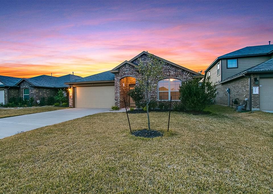 1st image of 2906 McDonough Way