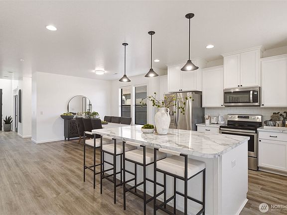 5th image of 215 L Street NE