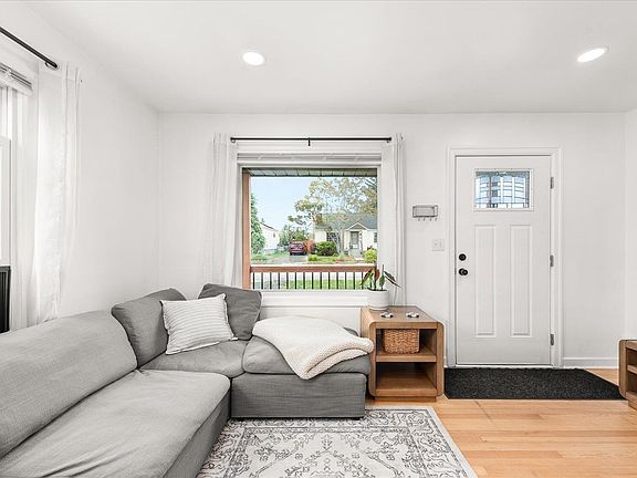 5th image of 524 E Garland Ave