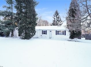 820 Sioux Ln, Macedonia, OH 44056
