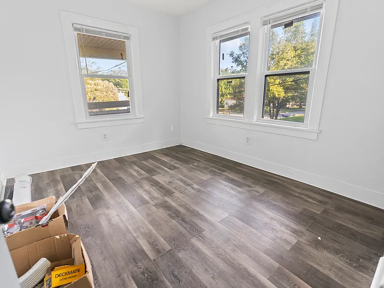 6107 Walrond Ave — Photo 5