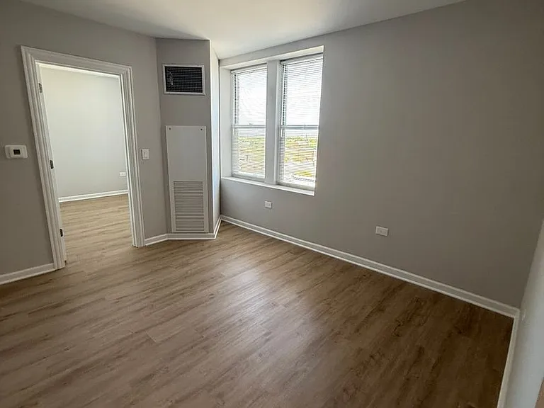 10 N Sheridan Rd. — Photo 18