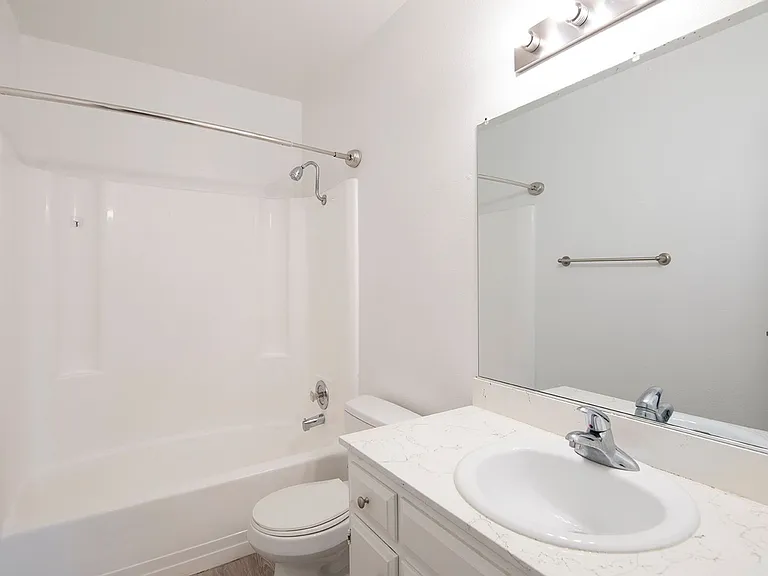 Volterra Apartments — Photo 73