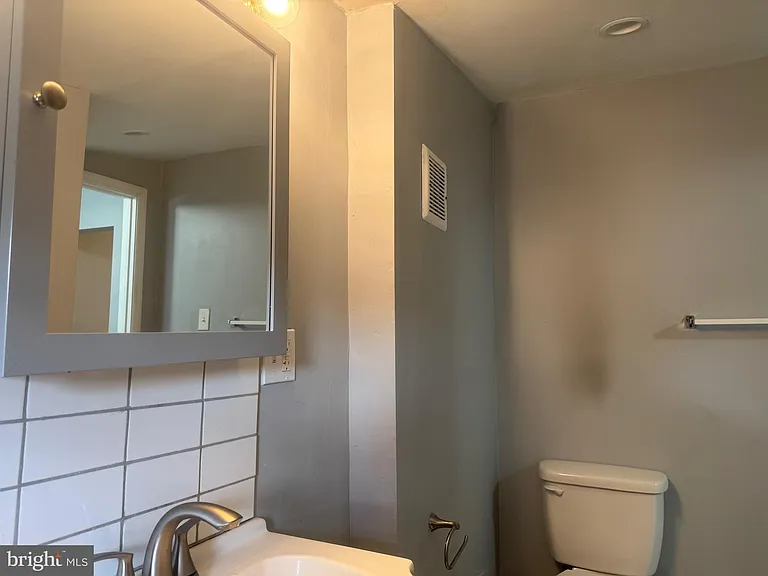 104 Linden St #2 — Photo 14