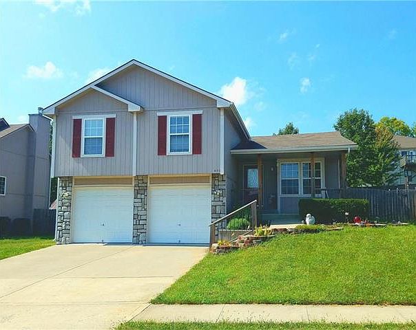 1st image of 602 NW Scenic Ln