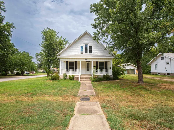 728 W Hunter St, Nevada, MO 64772