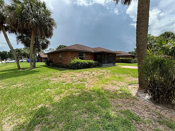 2nd image of 4501 Golfview Rd