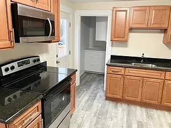 952 Temple St #2 — Photo 15